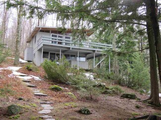 135 Old Town Rd, Hancock, NH 03449