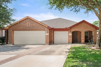 2411 Ravenwood Ct, Mansfield, TX 76063