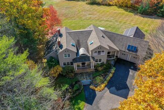 29 Park Cir, Cape Elizabeth, ME 04107