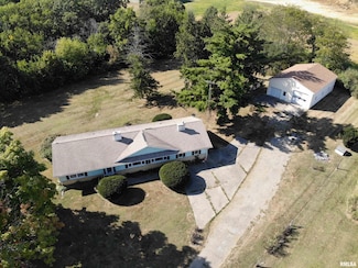 8510 N 1250th Rd, Colchester, IL 62326