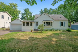 2280 Oakwood Dr, New Brighton, MN 55112