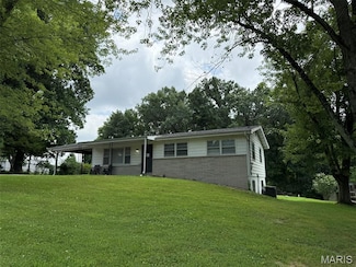 13 White Oak Dr, Saint Peters, MO 63376