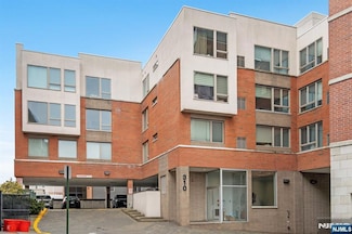 310 Cliff Ln Unit 3B, Cliffside Park, NJ 07010