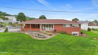 111 Dickson Rd, Kingsport, TN 37660