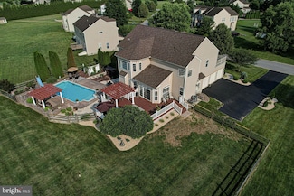 609 Channel Ct, Newark, DE 19702