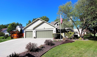 11202 Saint Ives Dr, Fort Wayne, IN 46818