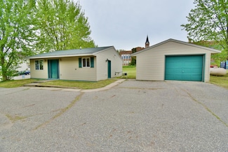 160 Cedar St, Holdingford, MN 56340
