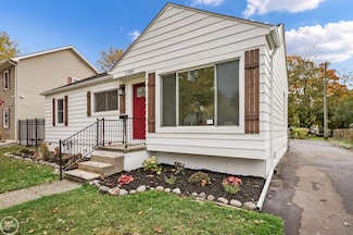 1309 Kingsley St, Mount Clemens, MI 48043