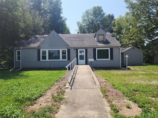 1304 W Saint Louis Ave, Vandalia, IL 62471