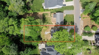 3016 Hanson Dr, Charlotte, NC 28207