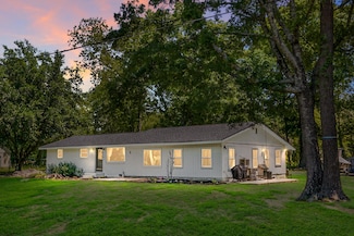1192 Church of God Rd, Bonneau, SC 29431