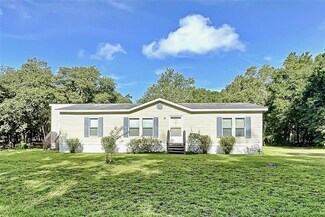 21625 Kettering Rd, Dade City, FL 33523