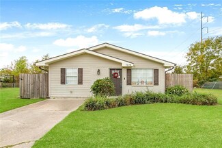 7678 Shorewood Blvd, New Orleans, LA 70128