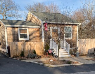 64 Overlook Rd, East Weymouth, MA 02189