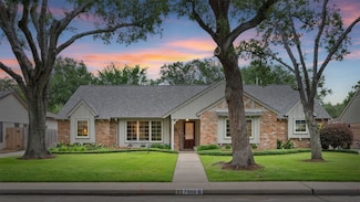 7906 Meadow Lake Ln, Houston, TX 77063