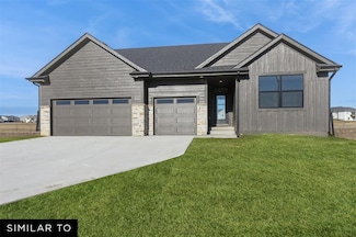305 NW Red Oak Dr, Waukee, IA 50263