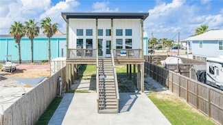 418 S 9th St, Port Aransas, TX 78373