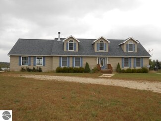 925 Brinton Rd, Weidman, MI 48893
