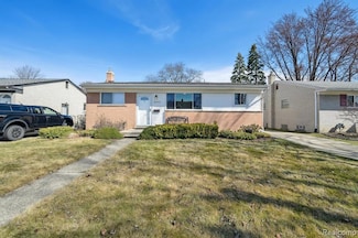 22947 Socia St, Saint Clair Shores, MI 48082