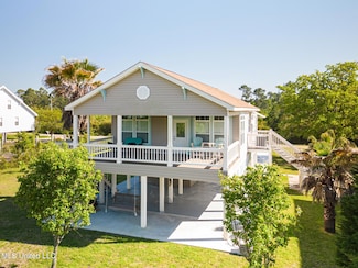 620 5th St, Pass Christian, MS 39571
