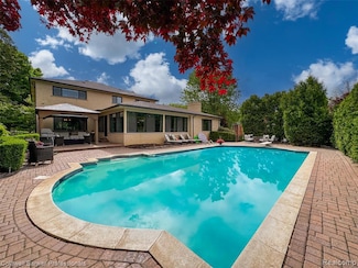 4462 Barchester Dr, Bloomfield Hills, MI 48302