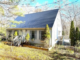 603 Kings Factory Rd, Charlestown, RI 02813