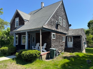 1085 Bedford St, Abington, MA 02351