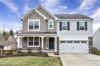 216 Side Saddle Ln, Berea, OH 44017