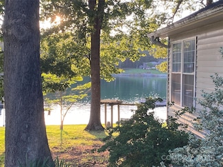 4927 Vagabond Ln, Sherrills Ford, NC 28673