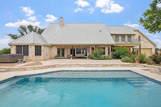 647 Funf Kinder Rd, Fredericksburg, TX 78624