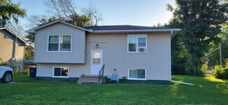 117 S Walnut St, Wilton, IA 52778