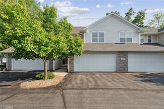 5794 Oakwood Ave NE Unit 2, Cedar Rapids, IA 52402