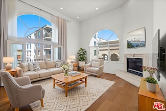 435 Arnaz Dr Unit 304, Los Angeles, CA 90048
