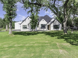 733 Glade Park Ct, Azle, TX 76020