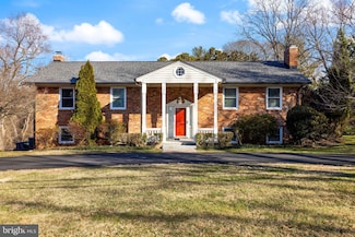 5039 Prestwick Dr, Fairfax, VA 22030