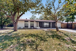 2412 Northshore Dr, Carrollton, TX 75006