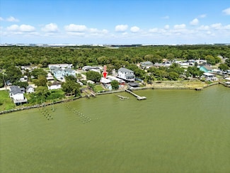 2938 Bay Oaks Harbor Dr, Baytown, TX 77523