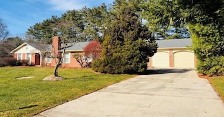 258 Edgewood Dr, Hillsville, VA 24343