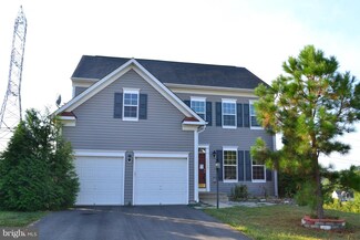 3399 Oakham Mount Dr, Triangle, VA 22172