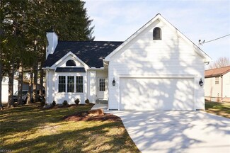 3323 Curtis St, Mogadore, OH 44260