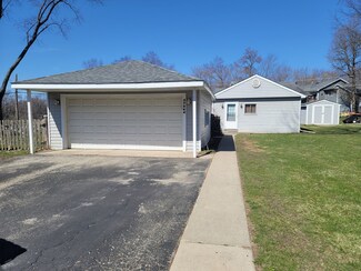 37864 N Watts Ave, Spring Grove, IL 60081