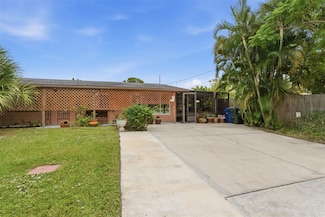 857 Palmetto St, Englewood, FL 34223