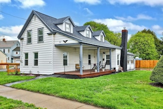 82 Forest St, Rutland, VT 05701