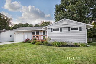 296 Netherfield St NW, Comstock Park, MI 49321