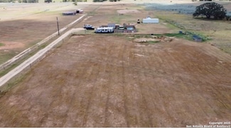 3144 Fm 1922, Floresville, TX 78114