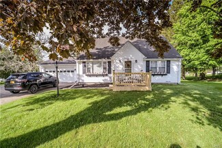 126 West St, Whitesboro, NY 13492