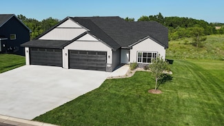 7773 Gunner Dr, Clear Lake, MN 55319
