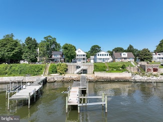 8227 Bayside Dr, Pasadena, MD 21122