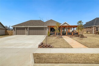 302 Phyllis Farm Rd, Prairie Grove, AR 72753