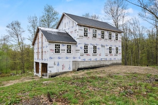 67 Willard Rd, Ashburnham, MA 01430